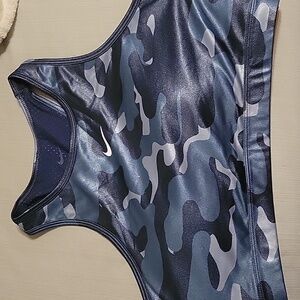 Nike sports bra size large